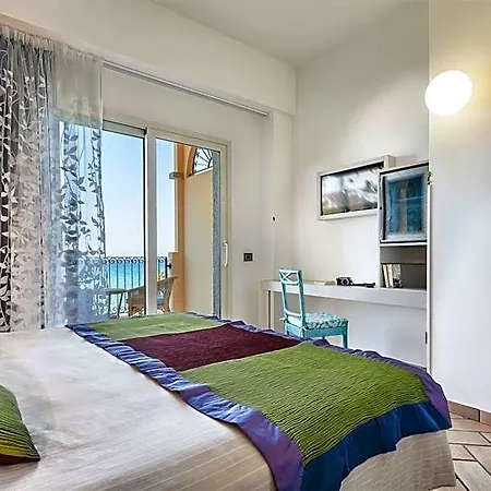 Stella Maris Hotel 4*