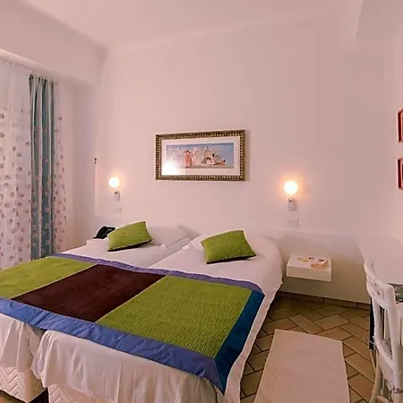 Stella Maris 4*